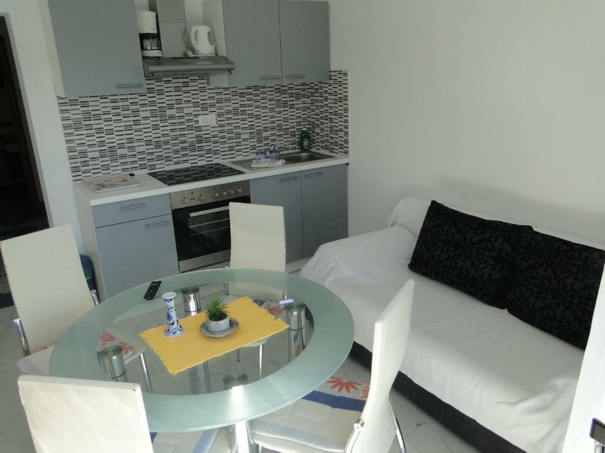 Mir Apartments Primošten Dış mekan fotoğraf